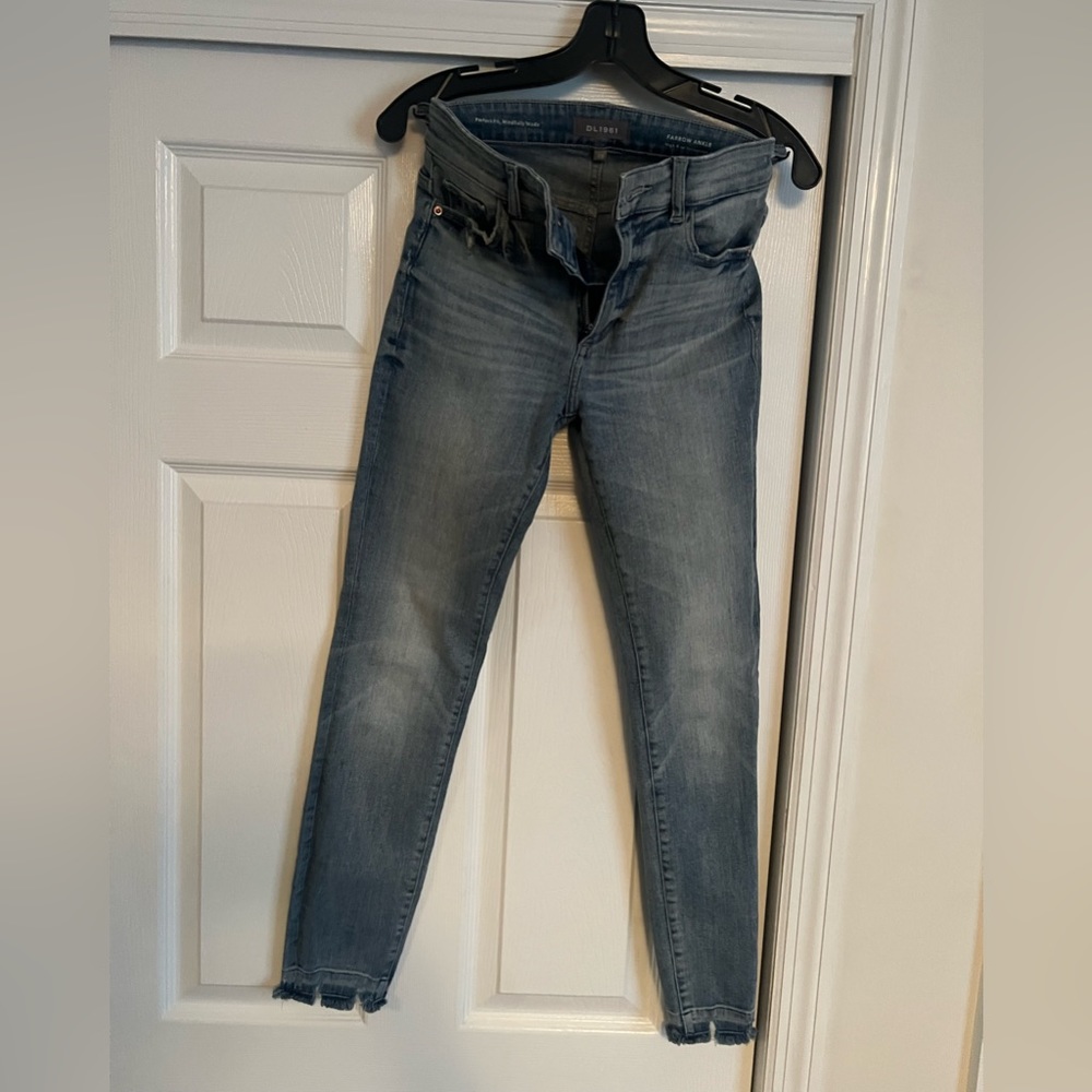 DL1961 ankle jean size 25